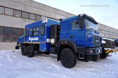 Вахтовый автобус "Берлога" на метановом шасси Урал 4320, 12 мест, с КМУ ИМ-55